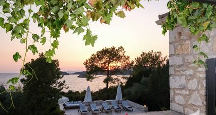 Villa Veneziana – Exklusive Luxusvilla am Strand mit Privatstrand & Pool