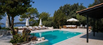 Villa Veneziana - Villa di Lusso Fronte Mare con Spiaggia Privata e Piscina