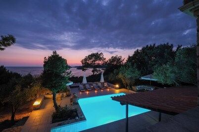 Villa "Veneziana in Syvota" with Sea View, Pool & Wi-Fi
