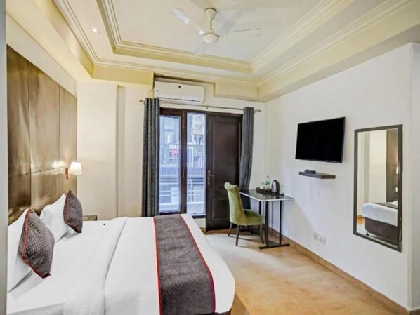 Minibar, bed sheets
