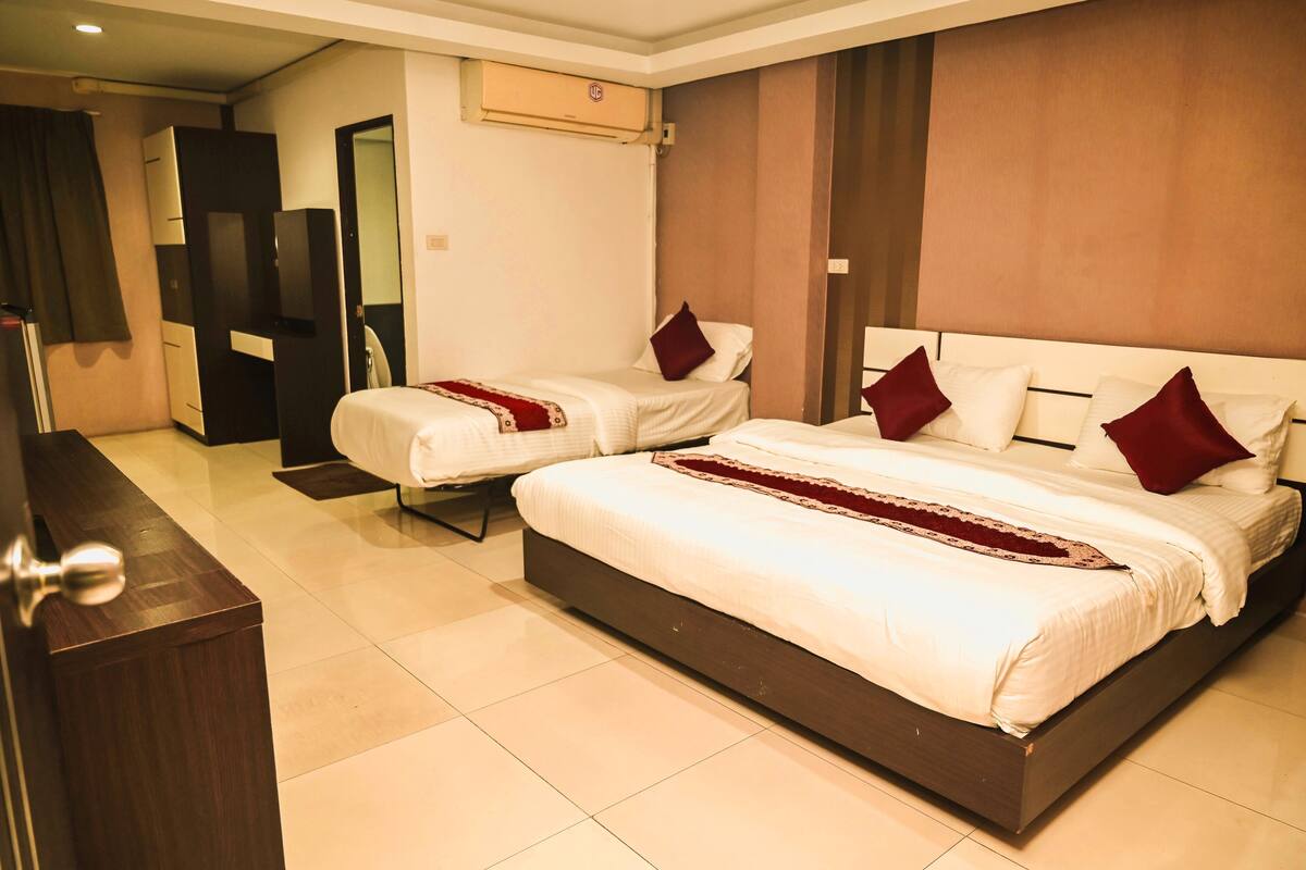 Minibar, bed sheets