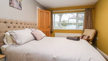 4 bedrooms, individually decorated, individually furnished, free WiFi