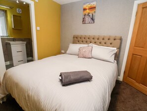 4 bedrooms, individually decorated, individually furnished, free WiFi