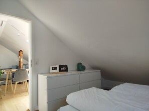1 bedroom, desk, iron/ironing board, free WiFi