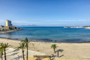 Beach nearby - Apartment 'Riells Platja ' with Sea View, Wi-Fi and Air Conditioning (L'Escala)