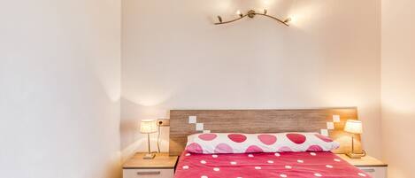 2 間睡房、免費 Wi-Fi、床單