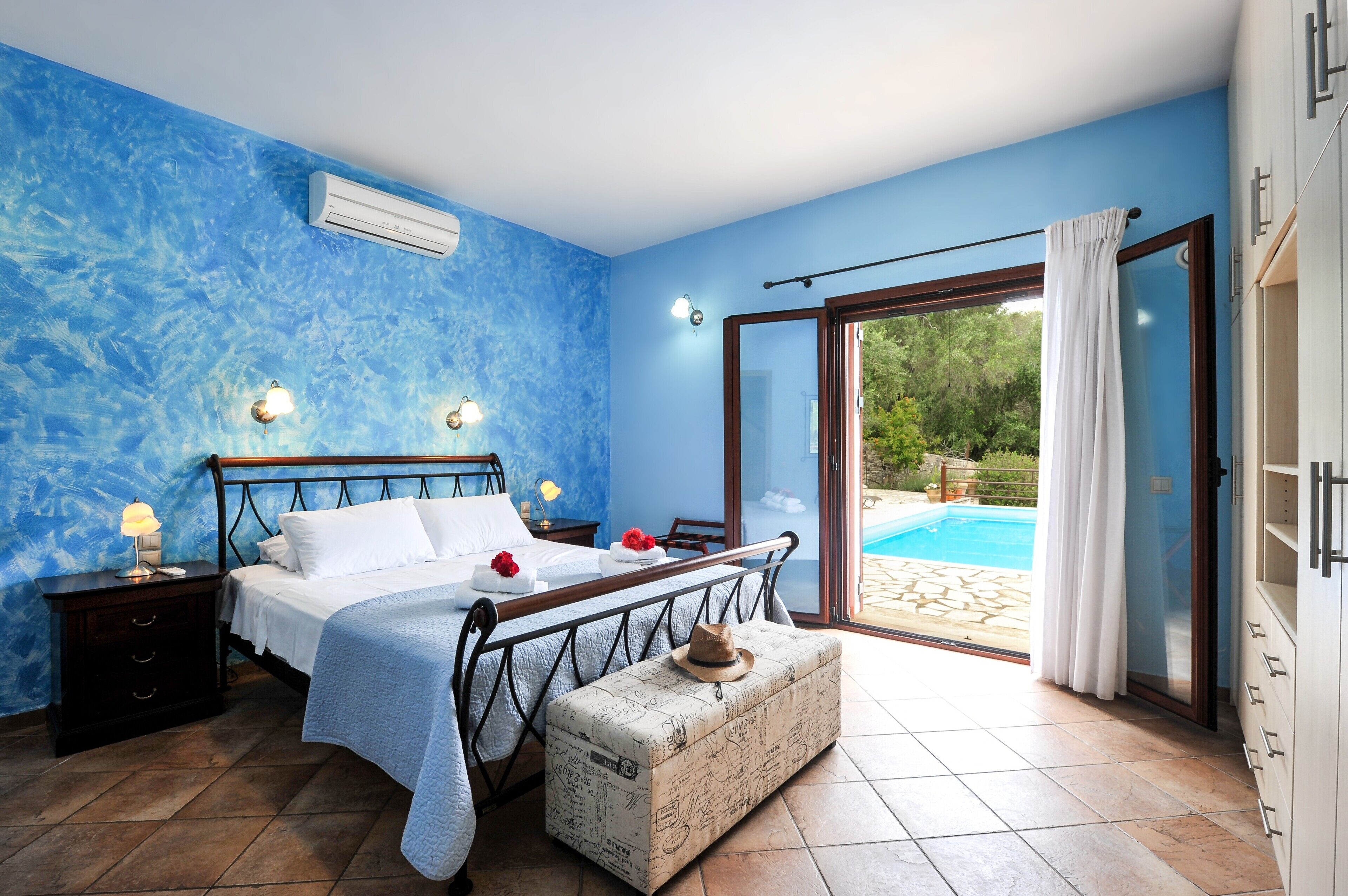 1 chambre, fer et planche à repasser, Wi-Fi gratuit, draps fournis