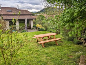 屋外ダイニングエリア