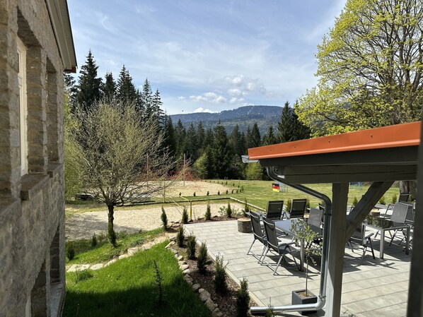 Children’s play area – outdoor