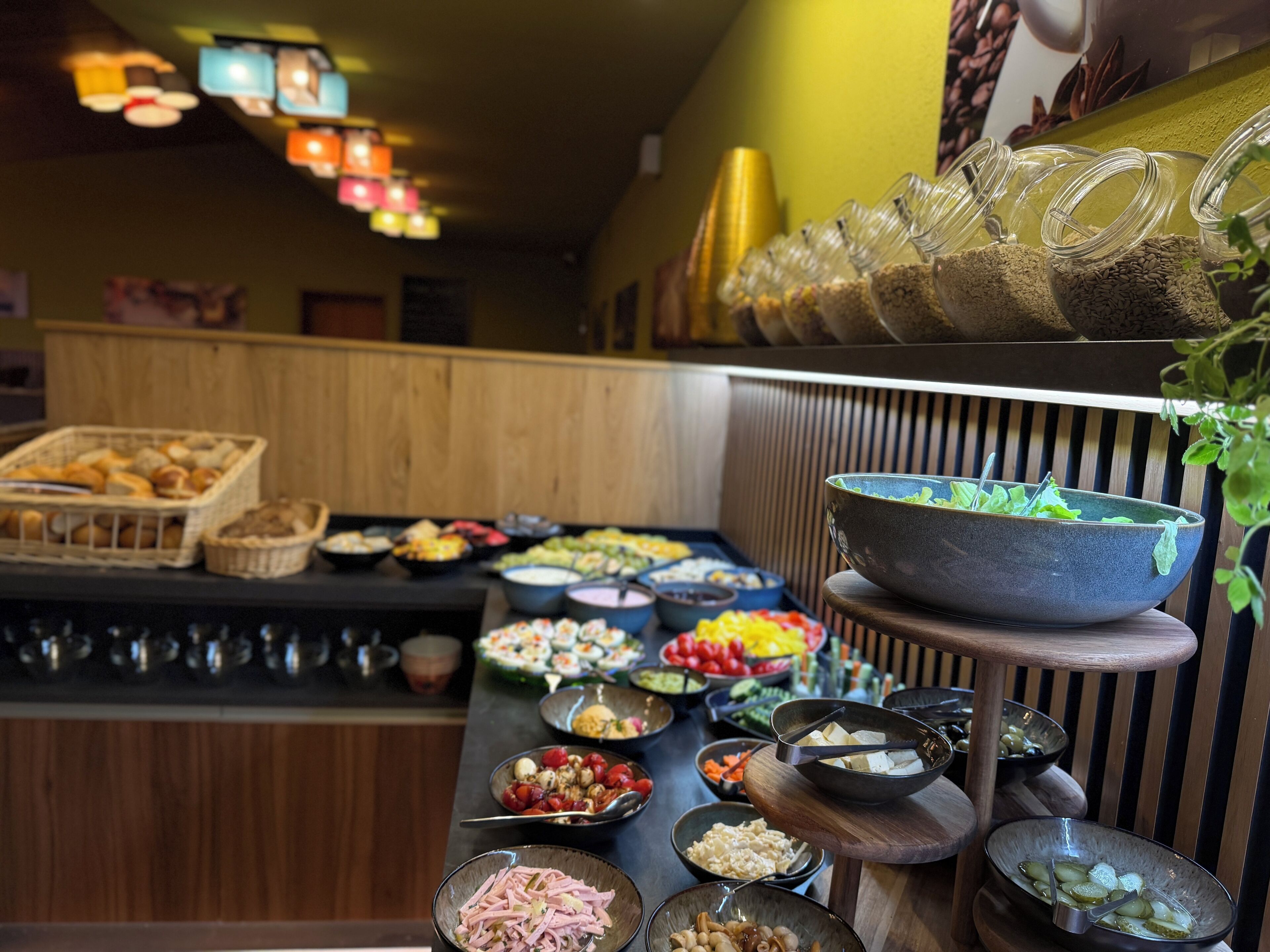 Tägliches inbegriffenes kontinentales Frühstück