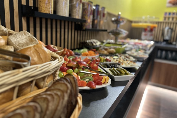 Decoración individual, mobiliario individual, cortinas opacas