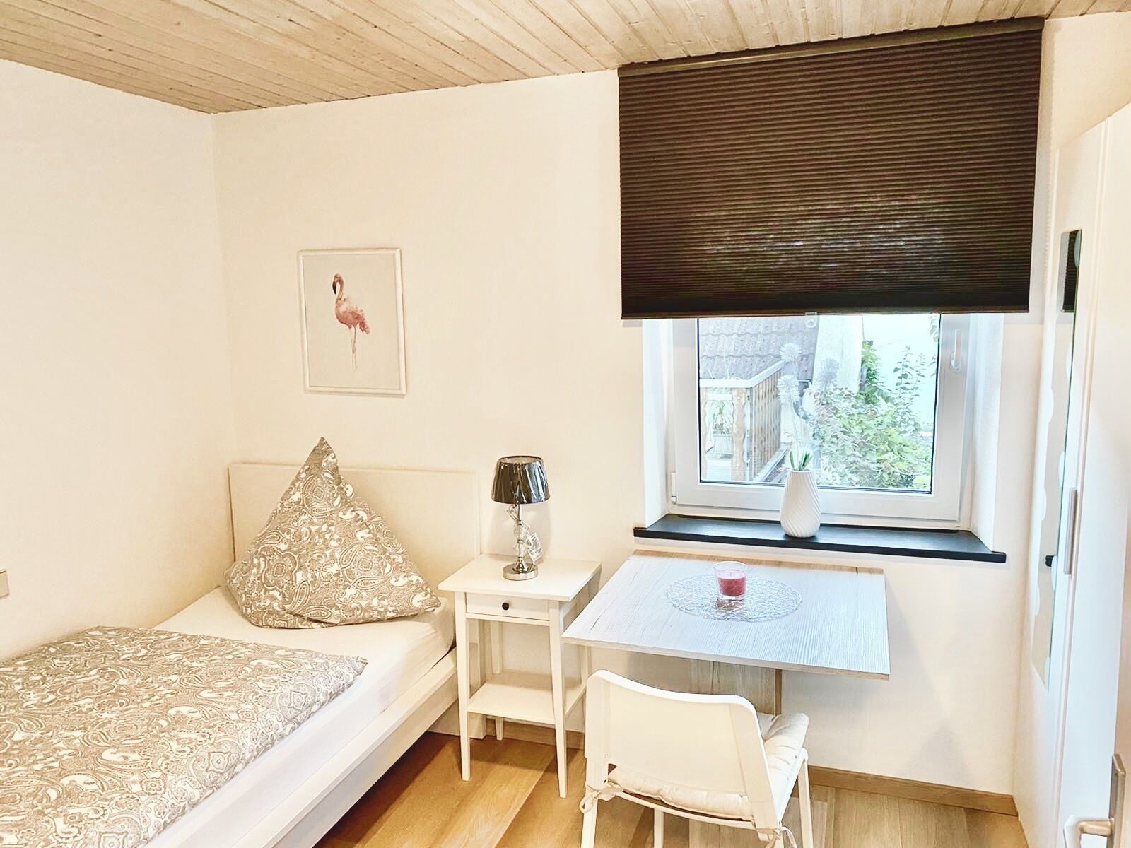 ห้องคลาสสิกซิงเกิล | เครื่องนอนป้องกันสารก่อภูมิแพ้, ผ้านวมขนเป็ด, เตียงเมมโมรีโฟม