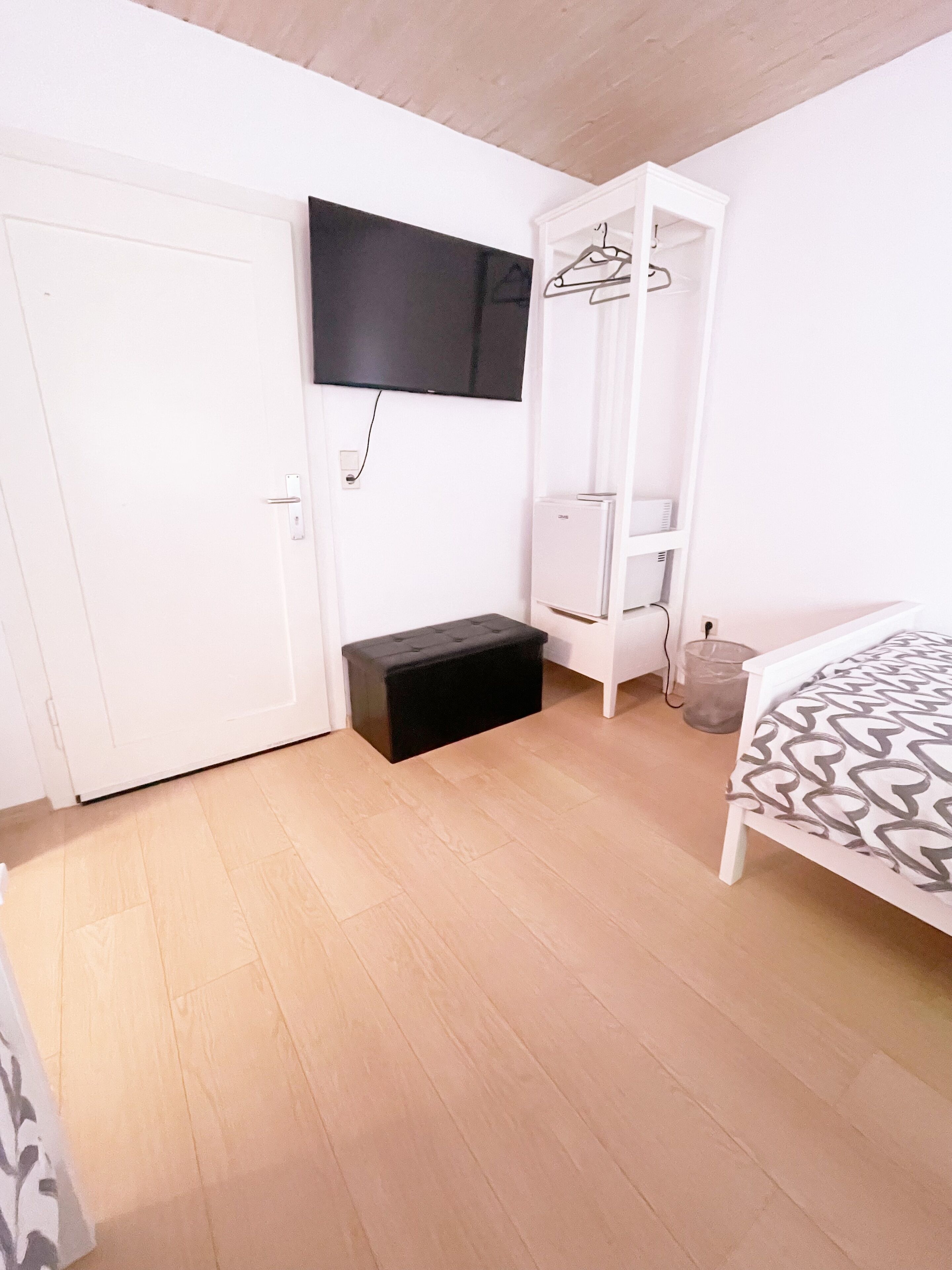 ห้องบิสซิเนสดับเบิลหรือทวิน | เครื่องนอนป้องกันสารก่อภูมิแพ้, ผ้านวมขนเป็ด, เตียงเมมโมรีโฟม