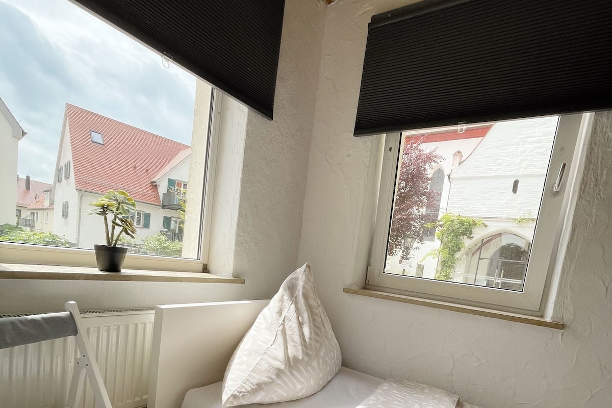 Basic Single Room | Hypo-allergenic bedding, down comforters, memory foam beds