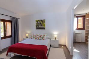 4 camere, ferro/asse da stiro, Wi-Fi gratuito, lenzuola