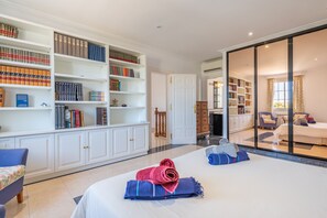 3 bedrooms, iron/ironing board, free WiFi