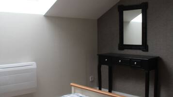 5 slaapkamers, een strijkplank/strijkijzer, gratis wifi, beddengoed