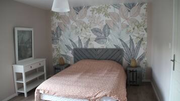 5 Schlafzimmer, Bügeleisen/Bügelbrett, kostenloses WLAN, Bettwäsche