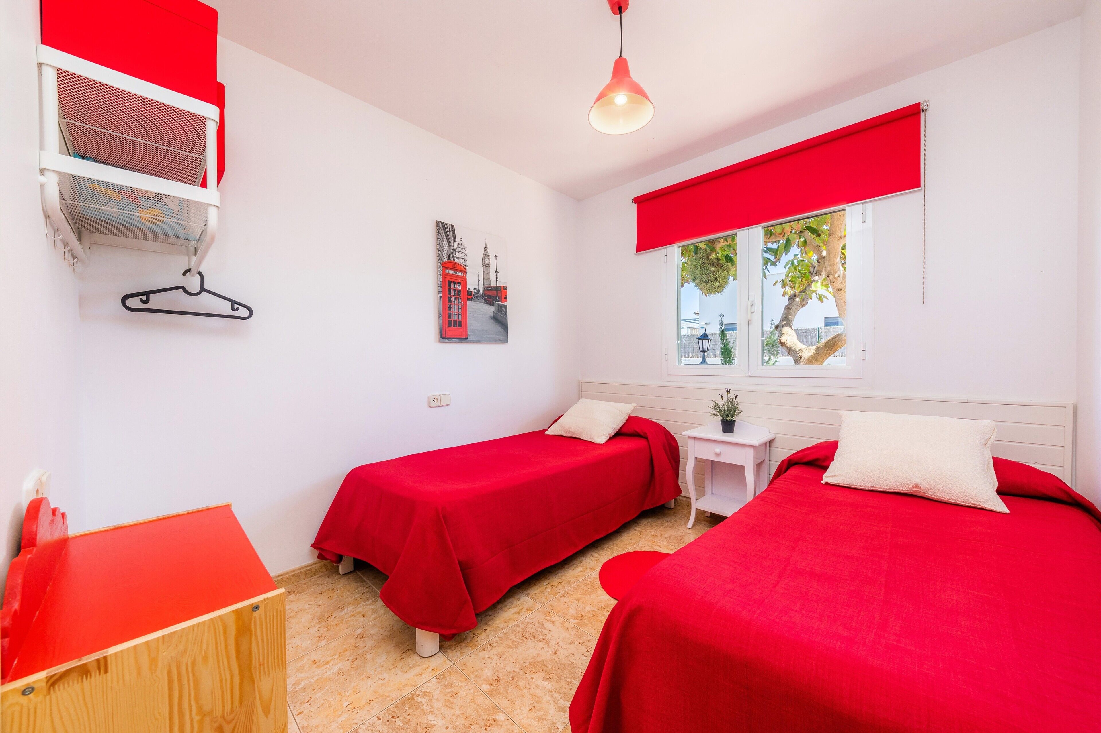 3 chambres, fer et planche à repasser, Wi-Fi gratuit, draps fournis