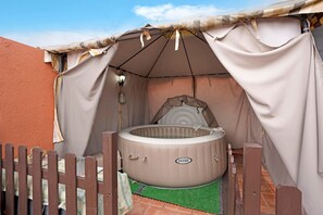 Bañera de hidromasaje exterior