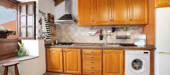 Vacation Home "Finca Los Angeles" with Sea View, Private Terraces & Wi-Fi