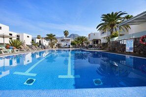 Pool - Vacation Apartment "Bungamerica272" with Shared Pool, Private Terrace & Wi-Fi (Costa Adeje)