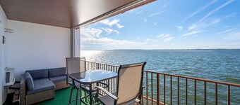 Enjoy Amazing Views from this Mid-Town Bayfront Condo