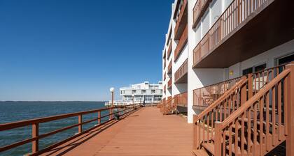 Enjoy Amazing Views from this Mid-Town Bayfront Condo