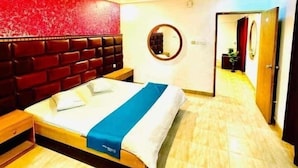 Deluxe Suite | Down comforters, desk, laptop workspace, WiFi (free) - Impulse Ocean View (Cox's Bazar)