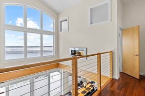 Interior - Chic Modern Lake Getaway! (Colchester)