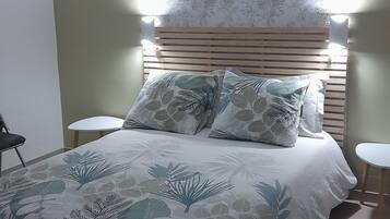 2 多间卧室、熨斗/熨衣板、WiFi、床单