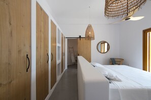 3 bedrooms, bed sheets