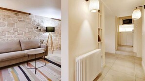 Living area - An Atypical 2-BR on l'Ile de la Cité (Paris)