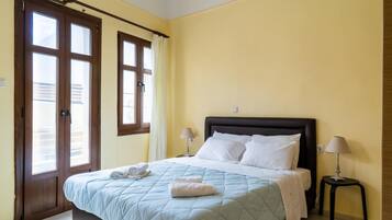 3 chambres, fer et planche à repasser, lit parapluie, Wi-Fi gratuit