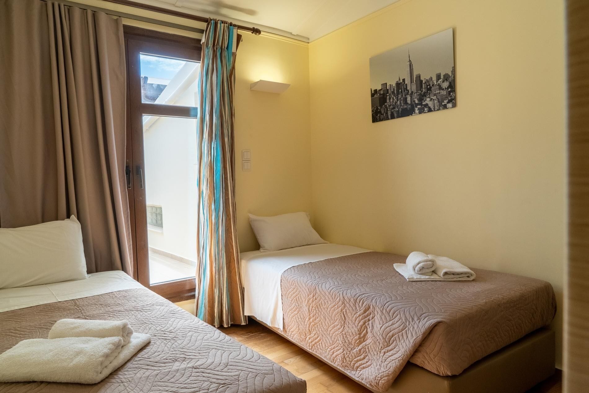 Apartment (3 Bedrooms) | 3 Schlafzimmer, Bügeleisen/Bügelbrett, kostenloses WLAN