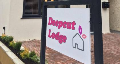 Deepcut Lodge Bed and Breakfast Self Service