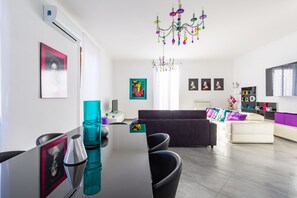 TV - Ferdinando Art House by Wonderful Italy (Napoli)