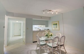 Condo, 2 Bedrooms | Dining