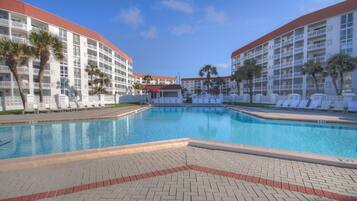 Condo, 2 habitaciones | Alberca | Alberca climatizada