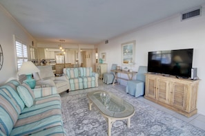 Condo, 2 chambres | Aire de séjour