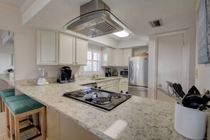 Appart'hôtel, 2 chambres | Cuisine privée | Réfrigérateur, four, cafetière/bouilloire, grille-pain