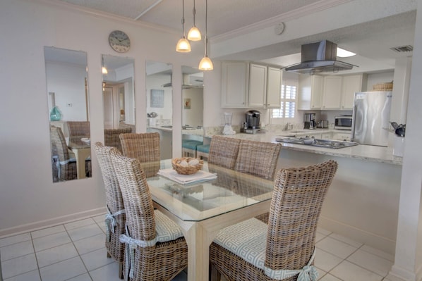 Condo, 2 Bedrooms | Private kitchen | Fridge, oven, coffee/tea maker, toaster