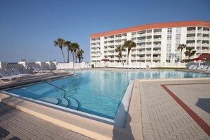 Pool - 335 El Matador 1 Bedroom Condo by RedAwning (Fort Walton Beach)