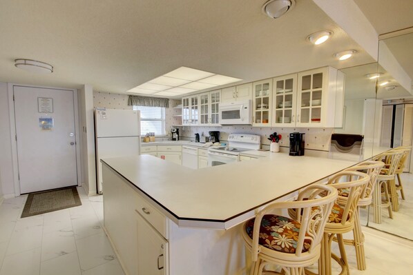 Appart'hôtel, 2 chambres | Cuisine privée | Réfrigérateur, four, cafetière/bouilloire, grille-pain