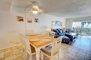 Condo, 2 Bedrooms | Dining
