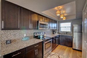 Condo, 2 Bedrooms | Private kitchen | Fridge, oven, coffee/tea maker, toaster - 243 El Matador 2 Bedroom Condo by RedAwning (Fort Walton Beach)