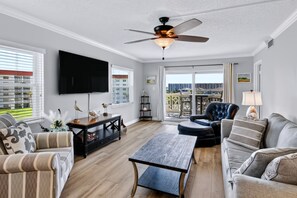 Appart'hôtel, 2 chambres | Coin séjour