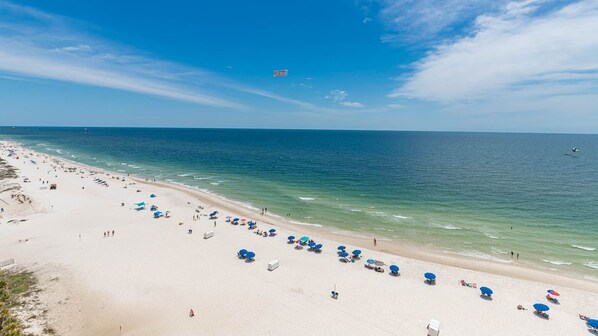 Condo, 2 quartos | Praia | Na praia 