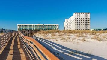 Condo, 1 Bedroom | Property grounds