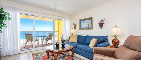 Condo, 2 habitaciones | Área de sala de estar